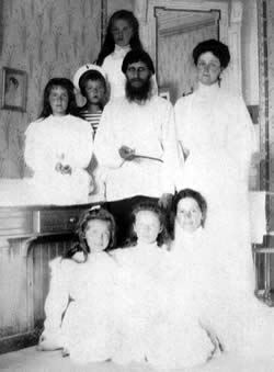 Rasputin con la famiglia reale