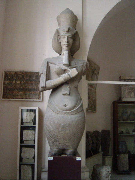 Statua del faraone Akhenaton
