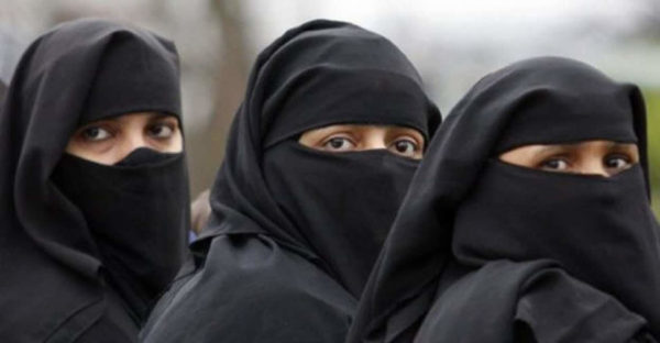 Donne islamiche con il velo