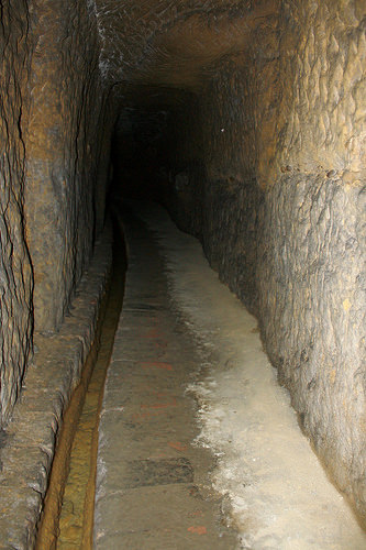 Uno dei Bottini nel sottosuolo di Siena