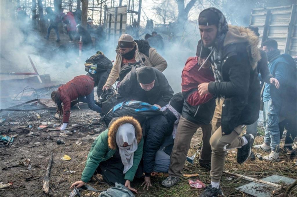Risultato immagini per Erdoğan profughi siriani a Lesbo